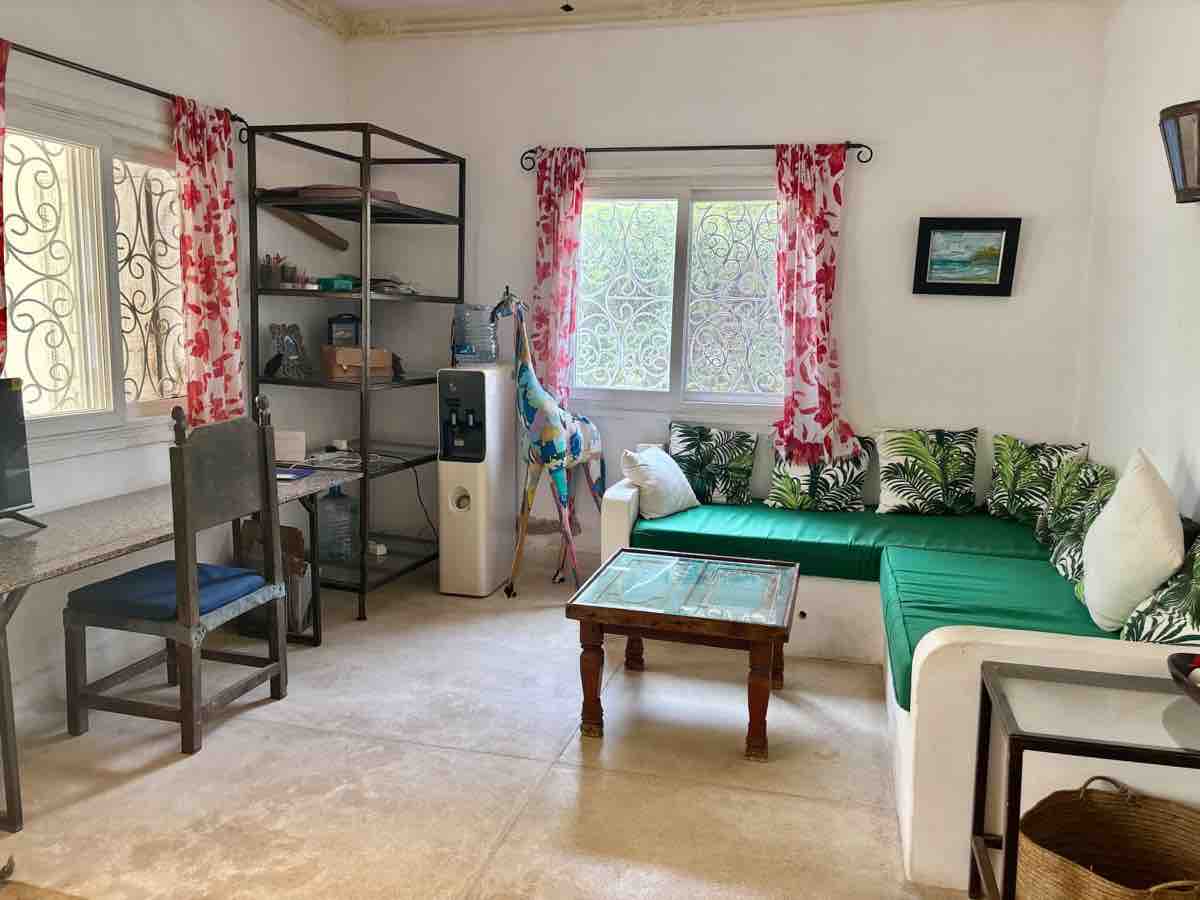 Malindi Apartment - Street to House