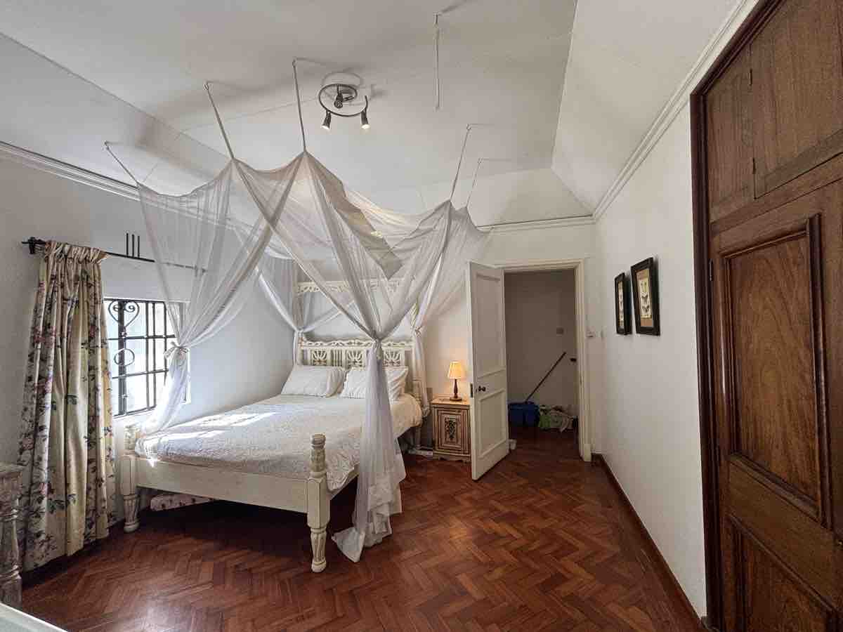 Bedroom 2-01 - Hornbill House