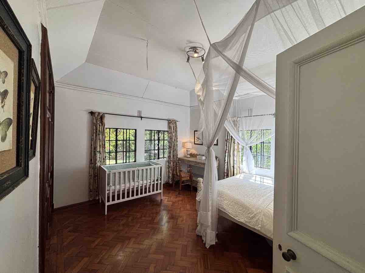 Bedroom 2-02 - Hornbill House